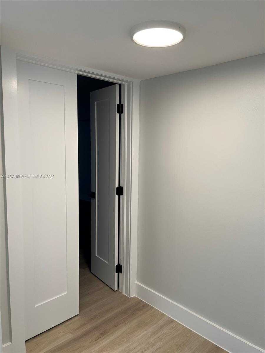 Small Image of 5701 COLLINS AVE #1215, Miami Beach Number 19