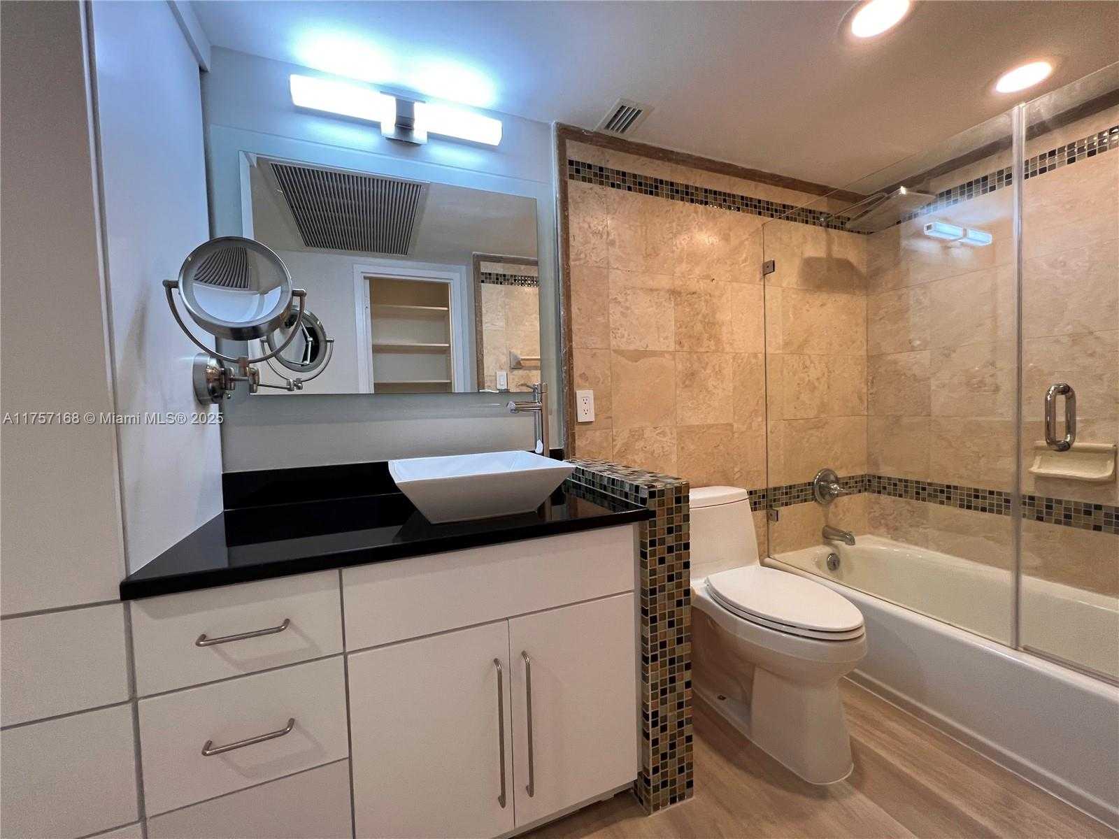 Small Image of 5701 COLLINS AVE #1215, Miami Beach Number 25