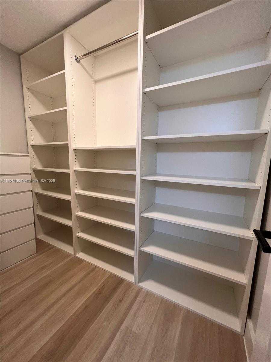 Small Image of 5701 COLLINS AVE #1215, Miami Beach Number 27
