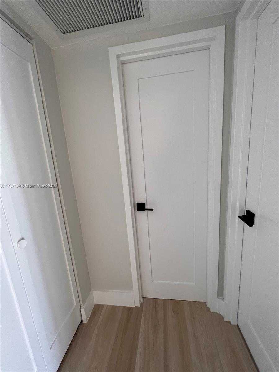 Small Image of 5701 COLLINS AVE #1215, Miami Beach Number 34