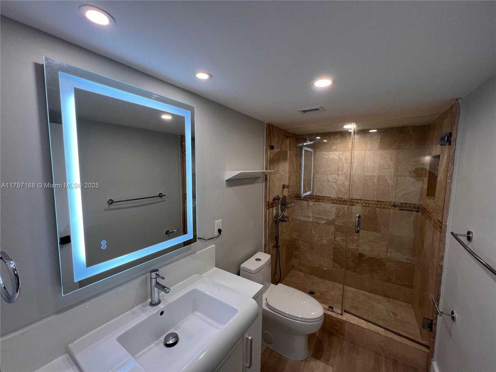 Small Image of 5701 COLLINS AVE #1215, Miami Beach Number 37