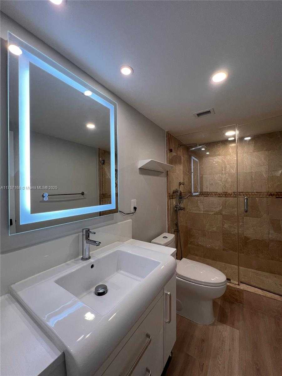 Small Image of 5701 COLLINS AVE #1215, Miami Beach Number 38