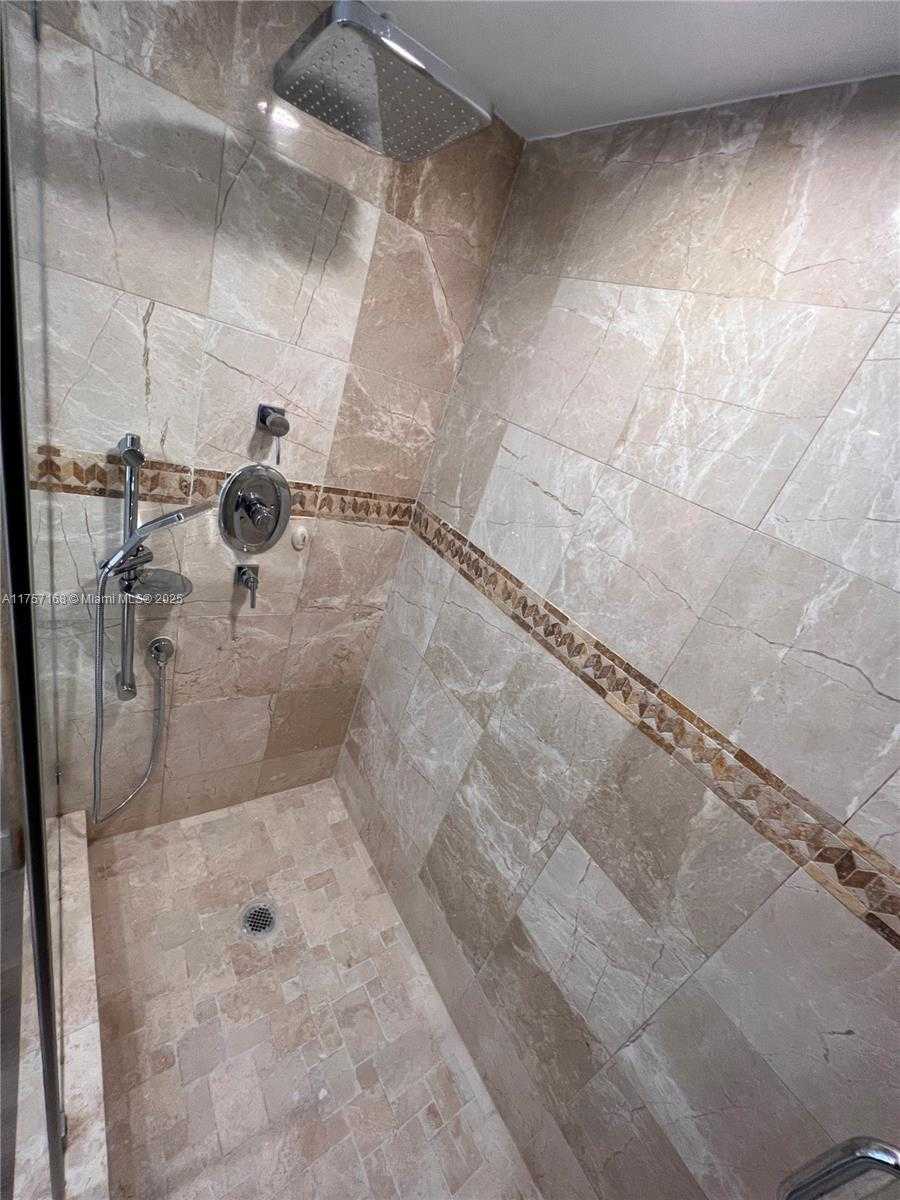 Small Image of 5701 COLLINS AVE #1215, Miami Beach Number 39