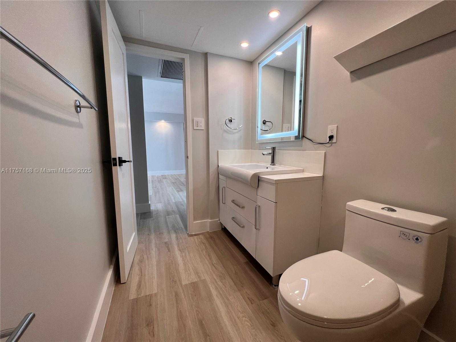 Small Image of 5701 COLLINS AVE #1215, Miami Beach Number 40