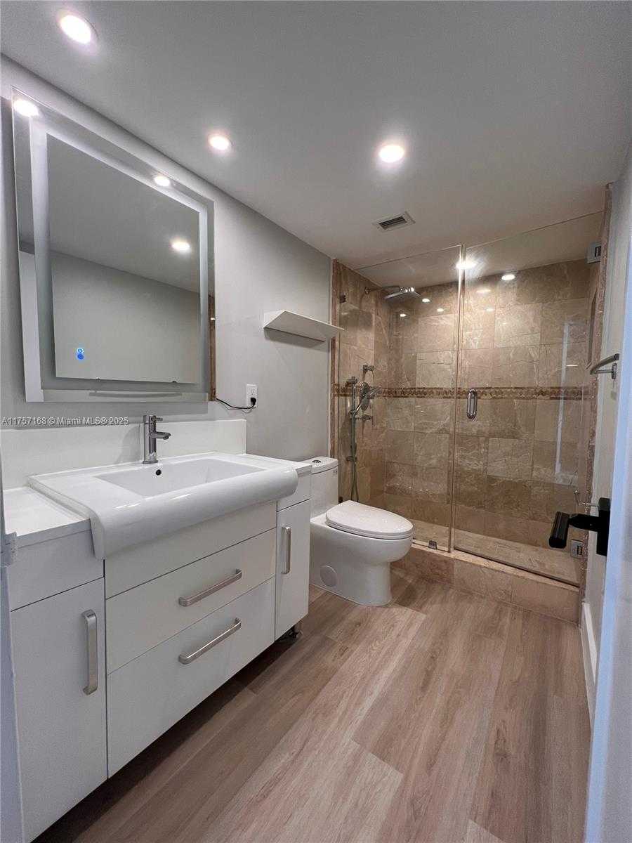 Small Image of 5701 COLLINS AVE #1215, Miami Beach Number 49