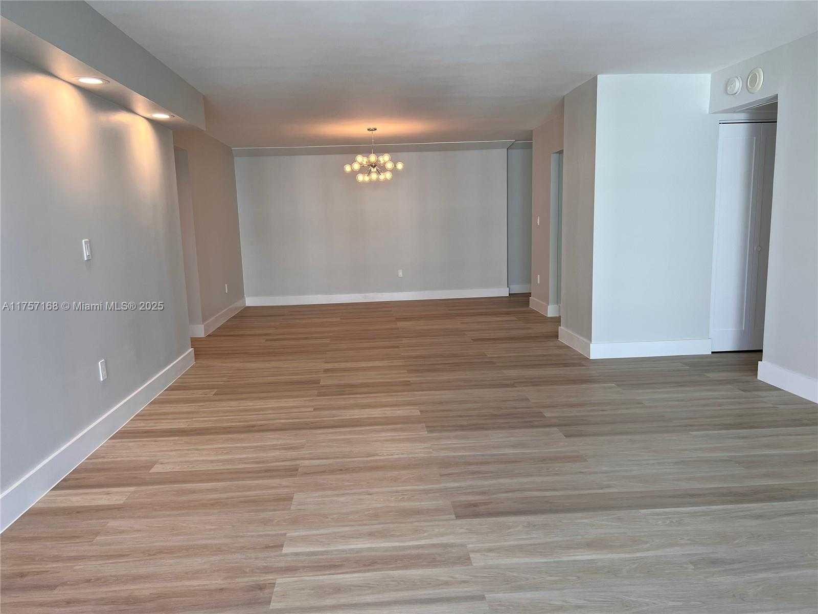 Small Image of 5701 COLLINS AVE #1215, Miami Beach Number 9