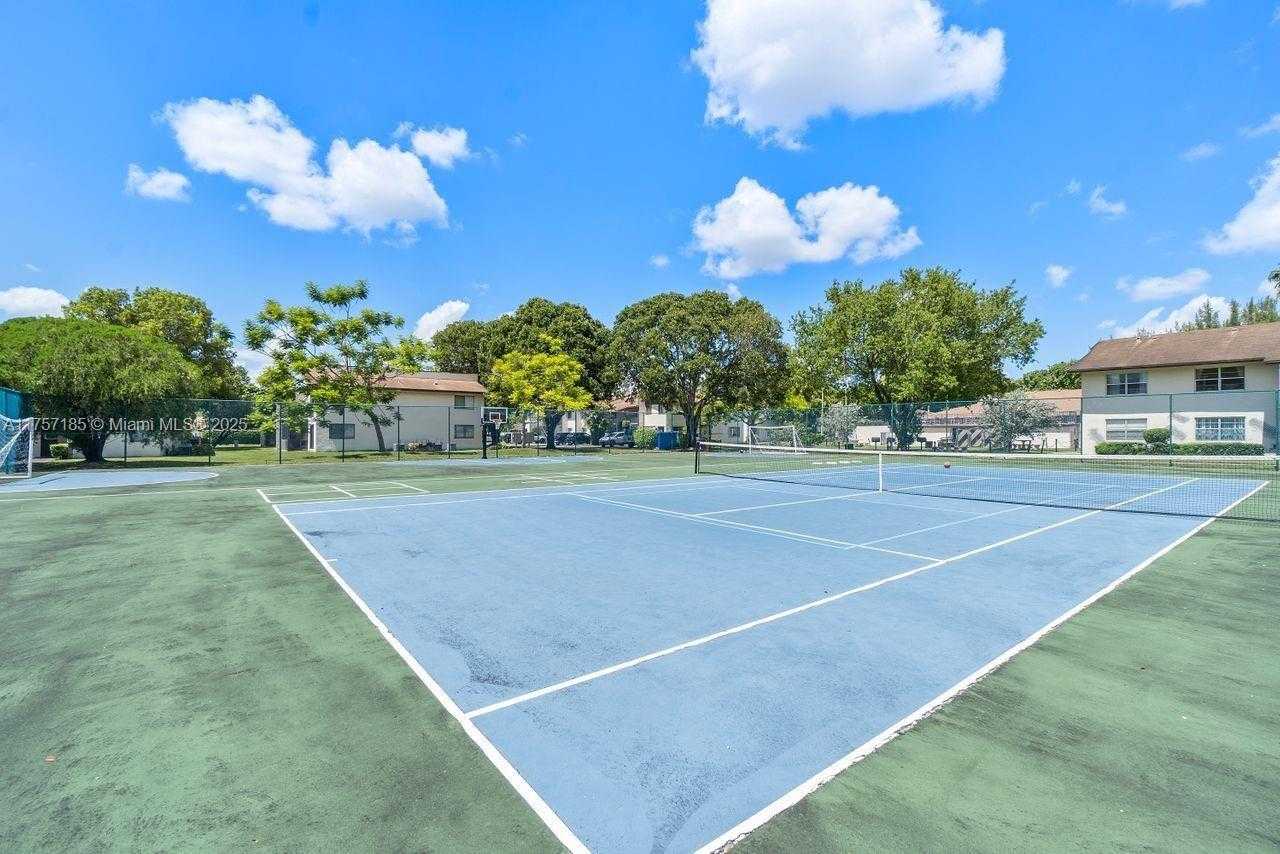 Small Image of 480 NORTH LAUREL DR #1A, Margate Number 13