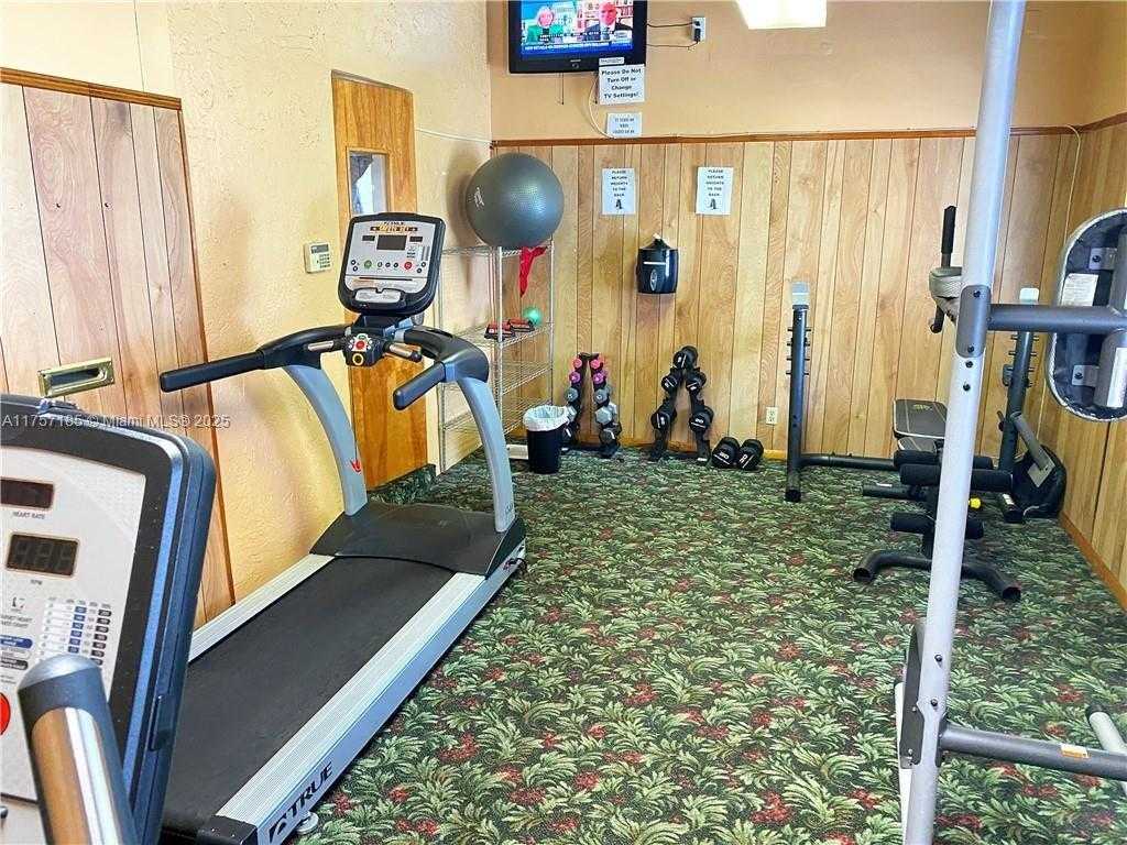 Small Image of 480 NORTH LAUREL DR #1A, Margate Number 5