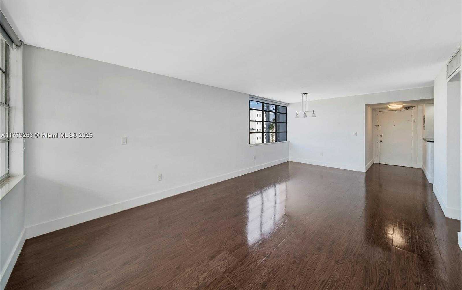 Small Image of 2016 BAY DR #304, Miami Beach Number 9