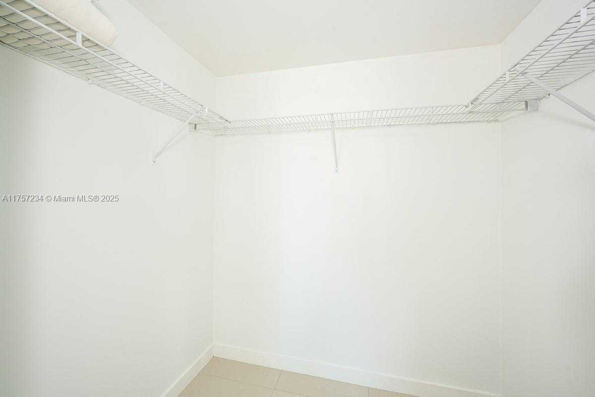 Small Image of 55 SOUTH EAST 6TH ST #2210, Miami Number 6