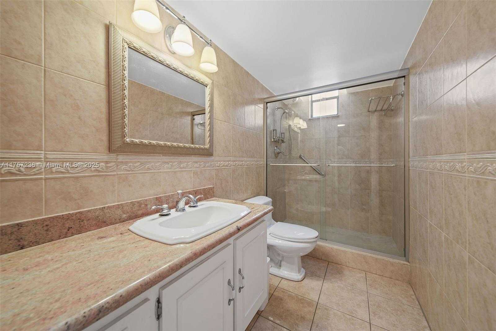 Small Image of 2500 PARKVIEW DR #812, Hallandale Beach Number 11