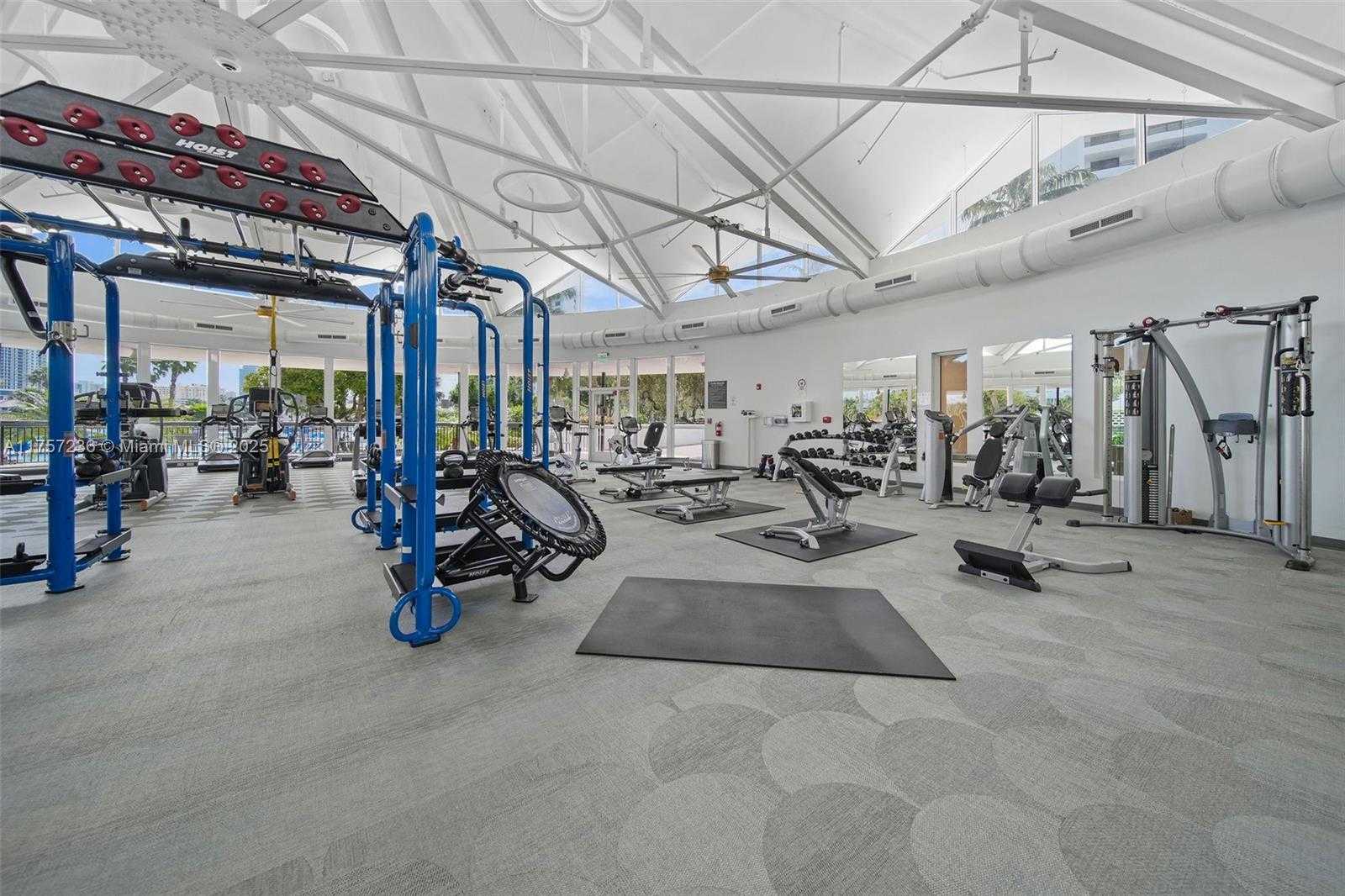 Small Image of 2500 PARKVIEW DR #812, Hallandale Beach Number 13
