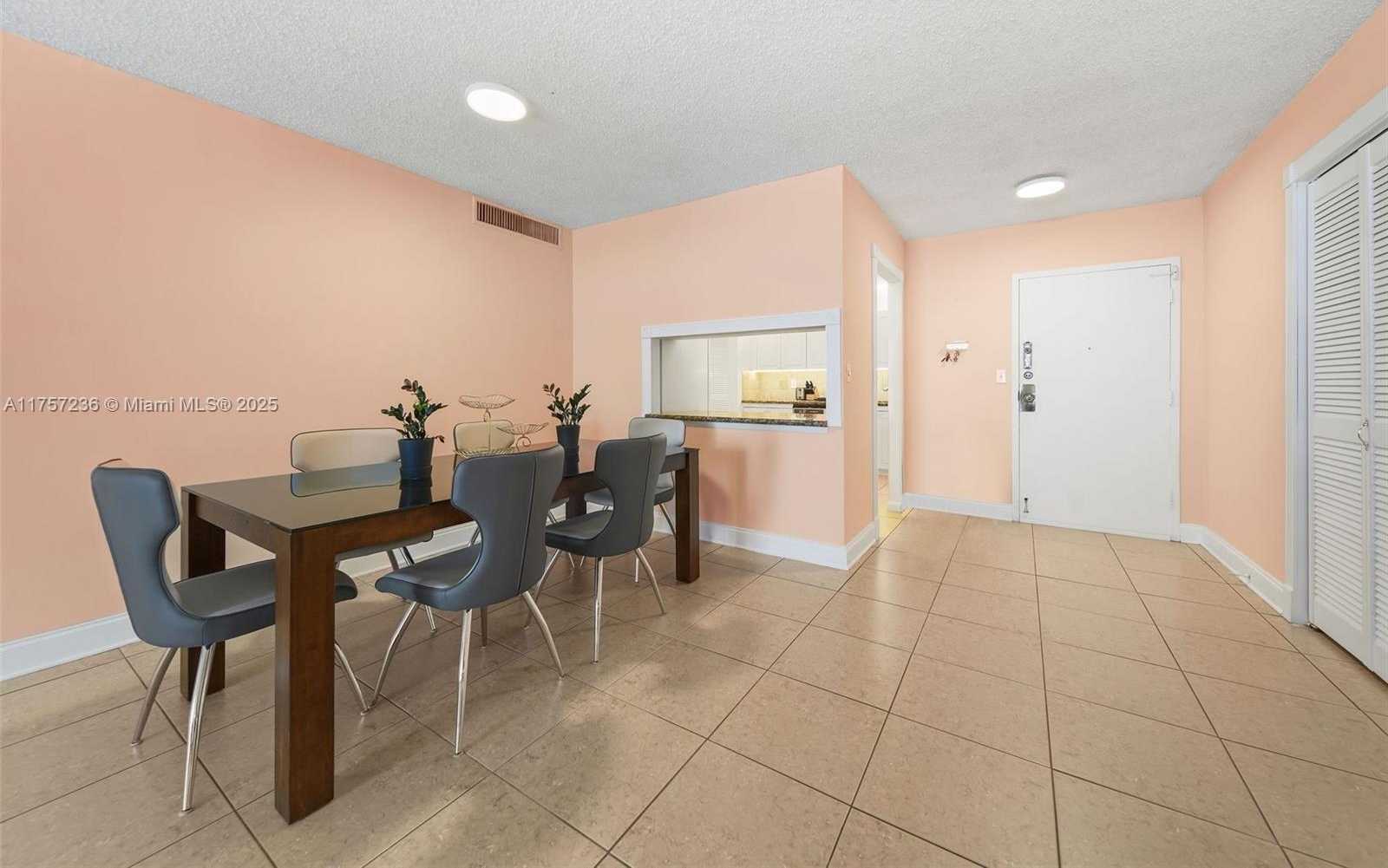 Small Image of 2500 PARKVIEW DR #812, Hallandale Beach Number 9