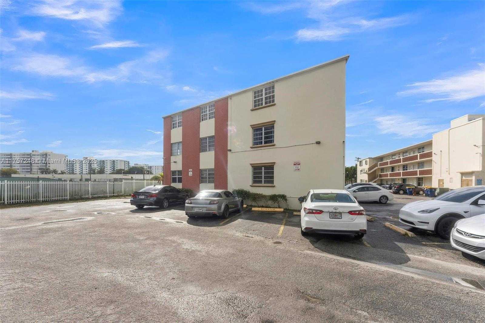 Small Image of 1800 79TH ST CSWY #A101, North Bay Village Number 25