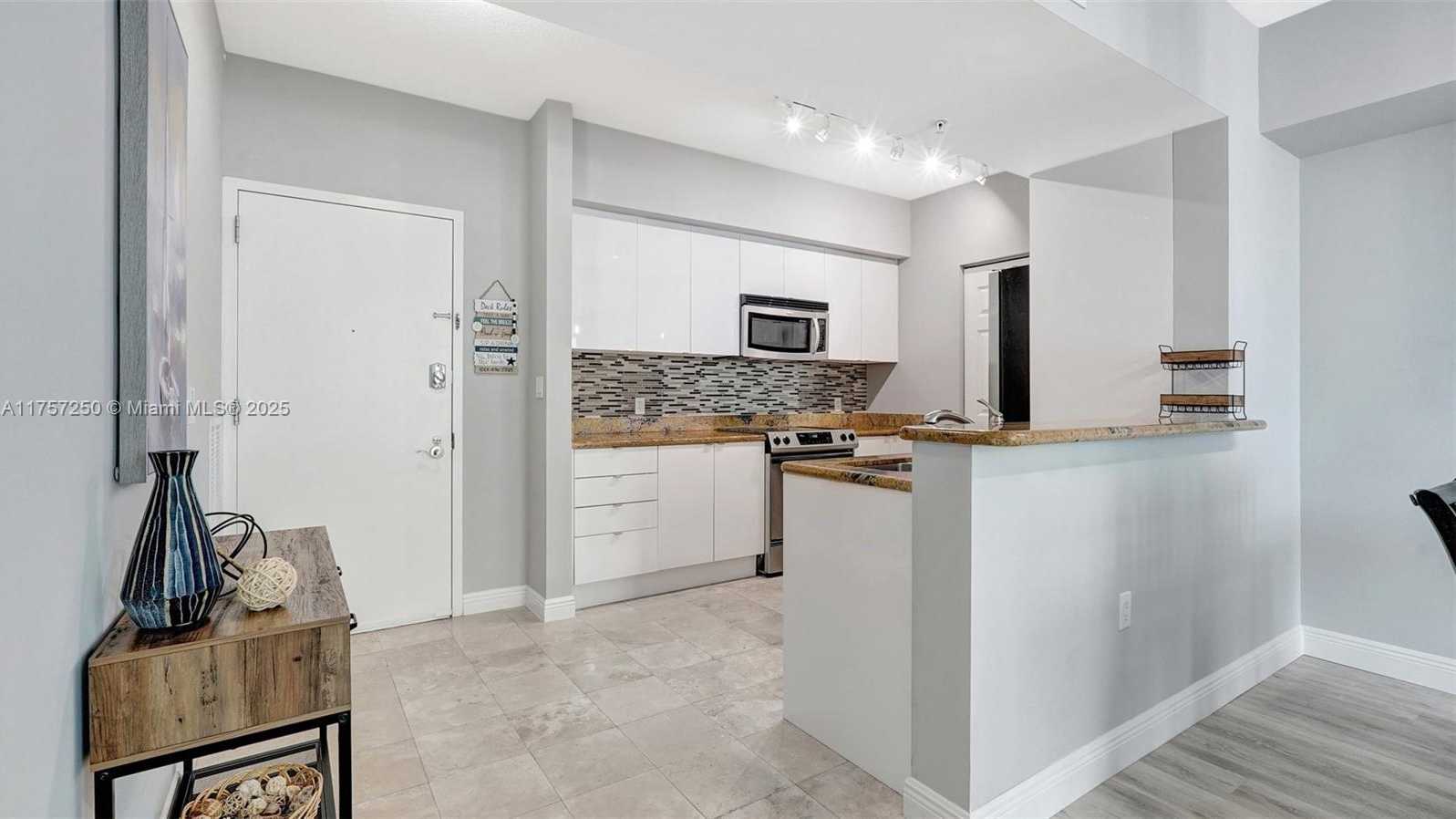 Small Image of 1745 EAST HALLANDALE BEACH BLVD #905W, Hallandale Beach Number 16