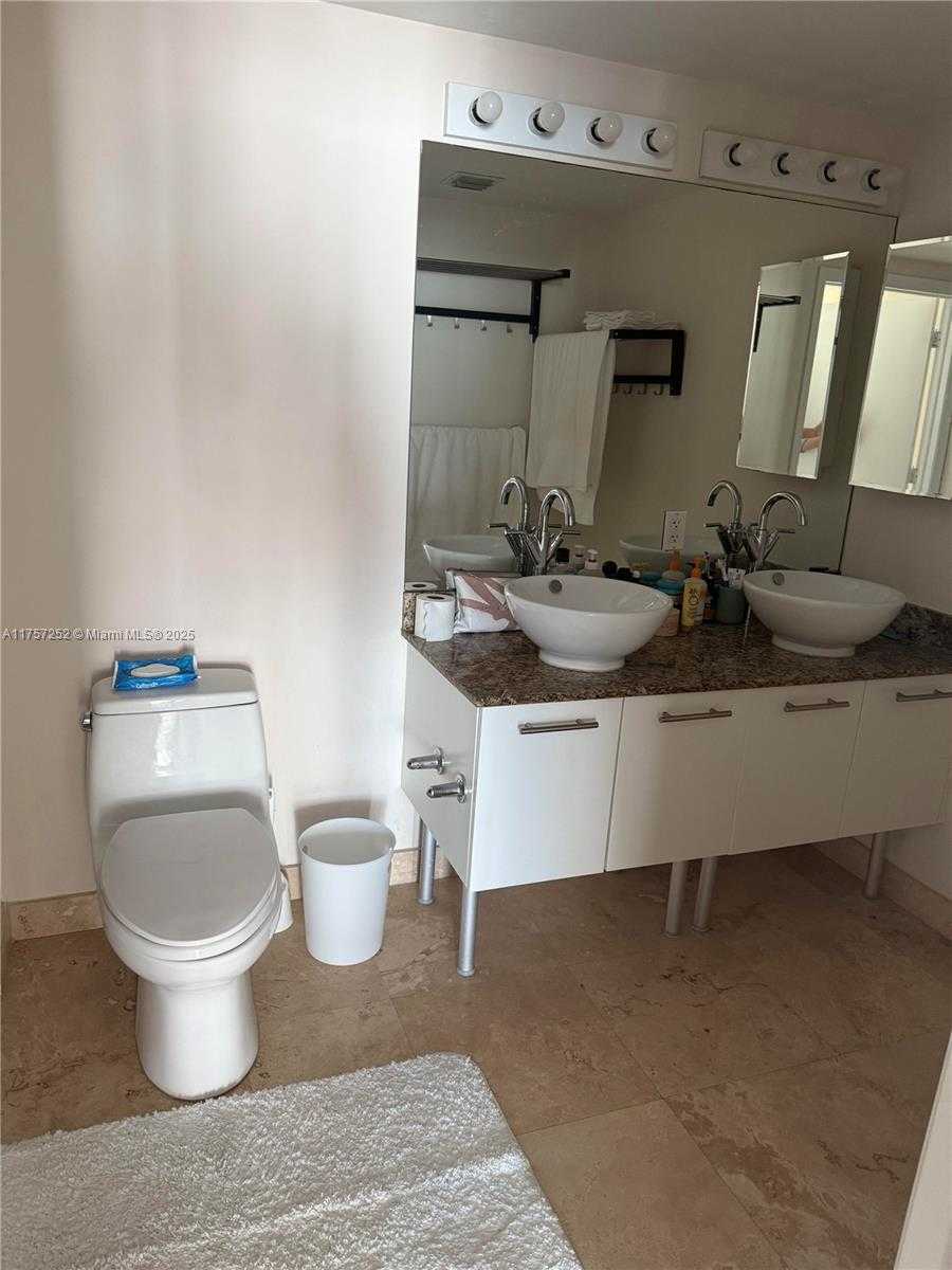 Small Image of 41 SOUTH EAST 5TH ST #2215, Miami Number 7
