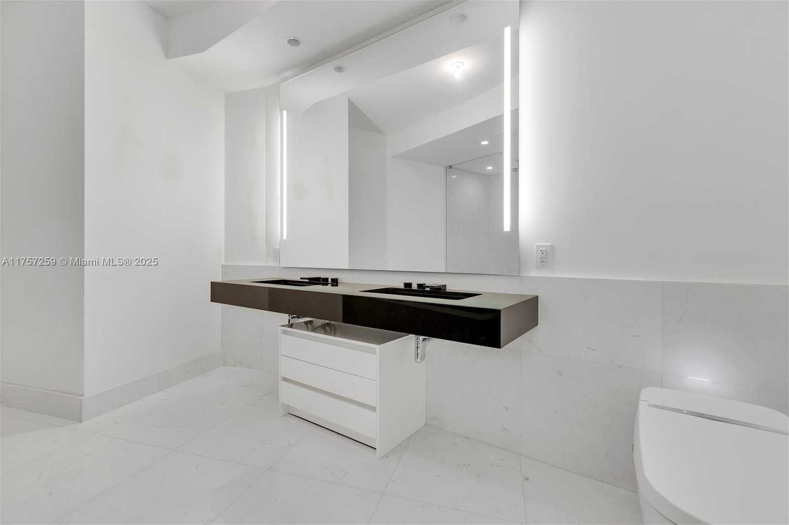 Small Image of 18555 COLLINS AVE #3205, Sunny Isles Beach Number 10
