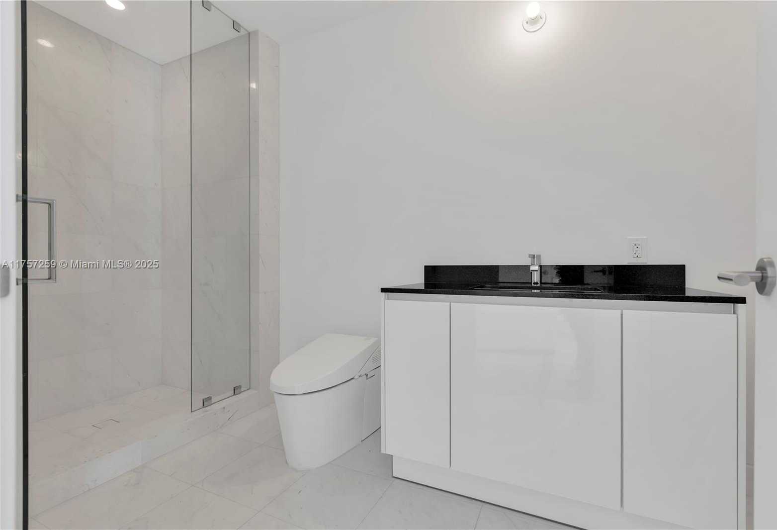 Small Image of 18555 COLLINS AVE #3205, Sunny Isles Beach Number 27