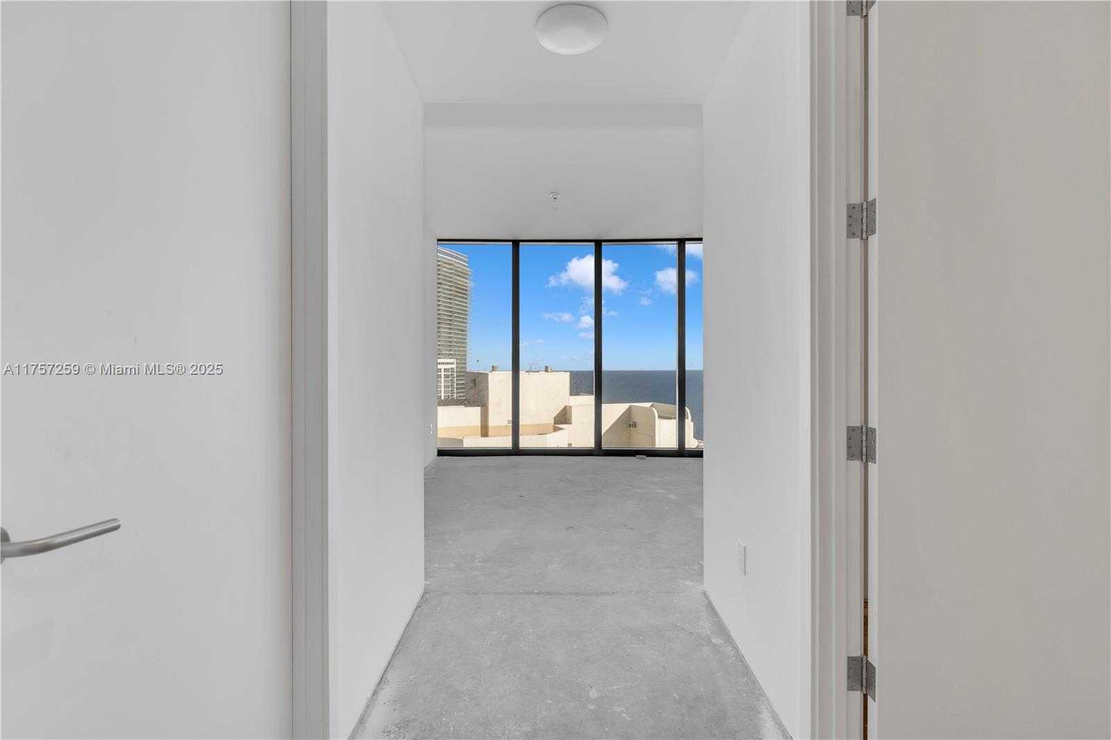 Small Image of 18555 COLLINS AVE #3205, Sunny Isles Beach Number 4