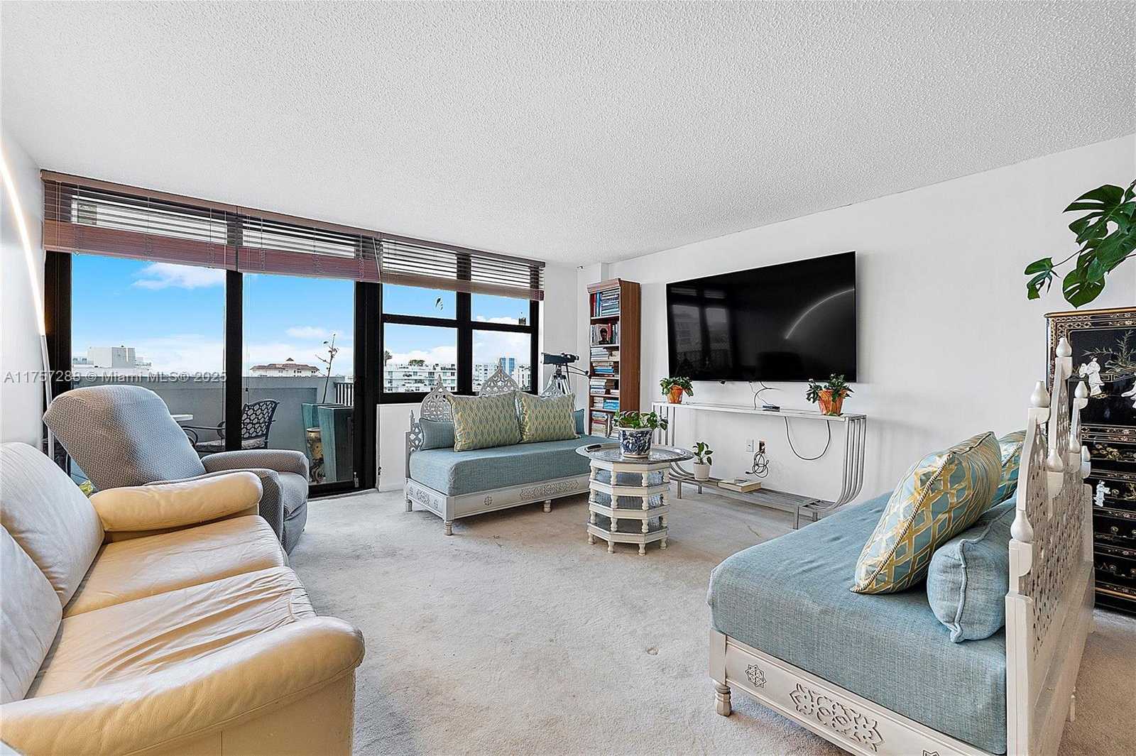 Small Image of 10101 EAST BAY HARBOR DR #702, Bay Harbor Islands Number 4