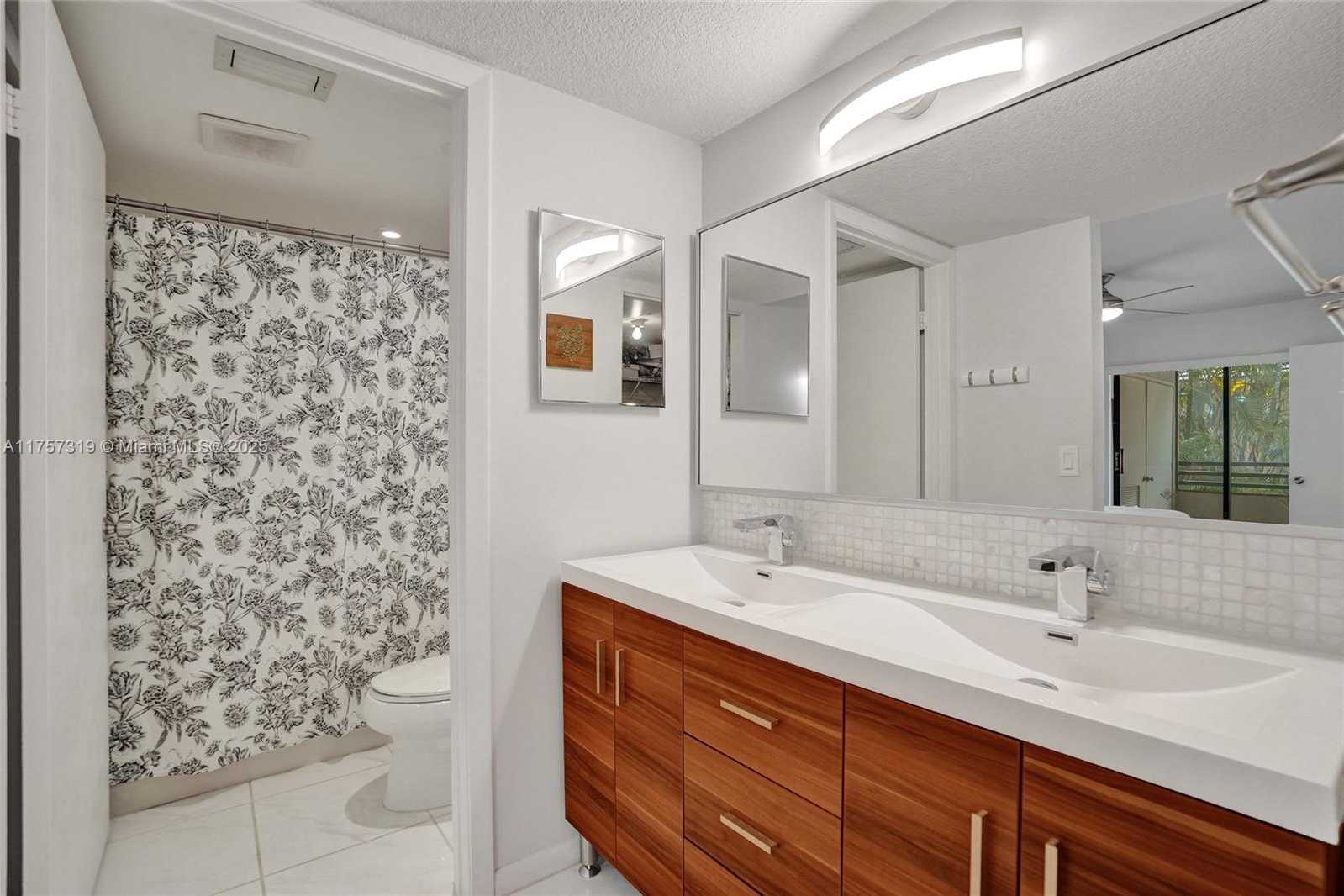 Small Image of 9850 NORTH WEST 3RD ST #4, Plantation Number 25