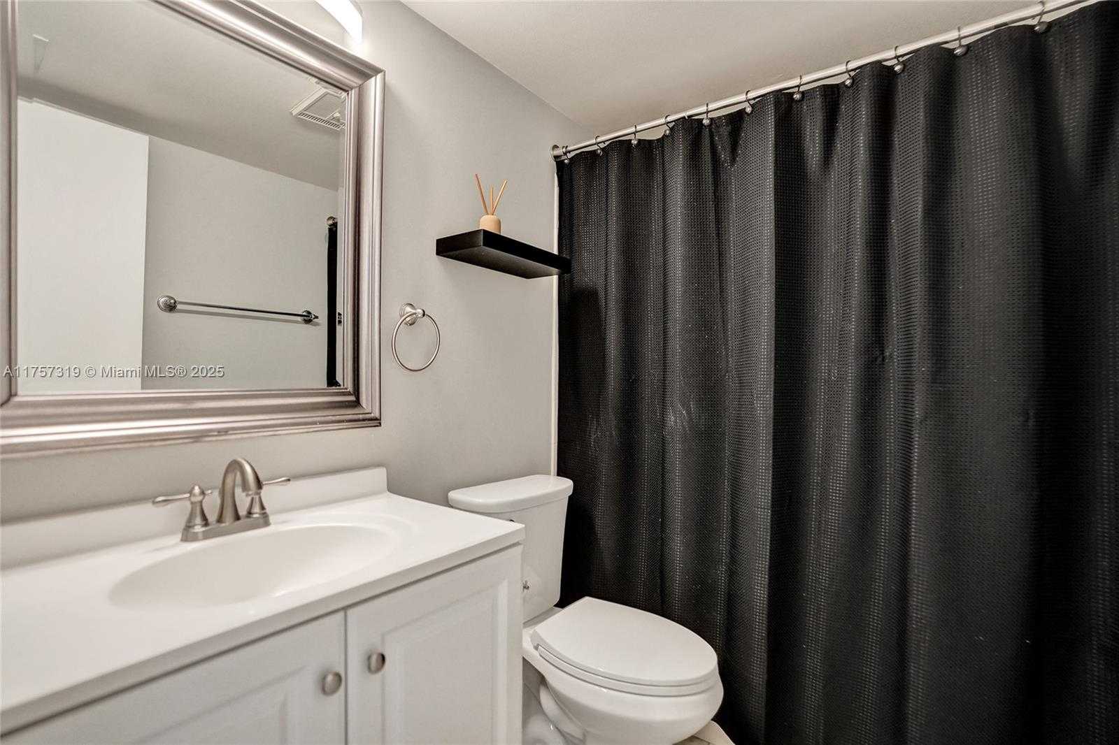 Small Image of 9850 NORTH WEST 3RD ST #4, Plantation Number 27