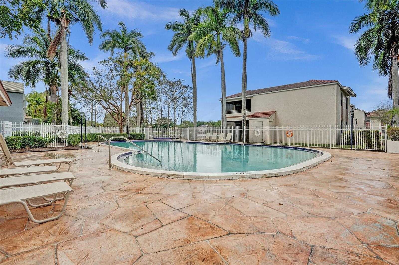 Small Image of 9850 NORTH WEST 3RD ST #4, Plantation Number 32