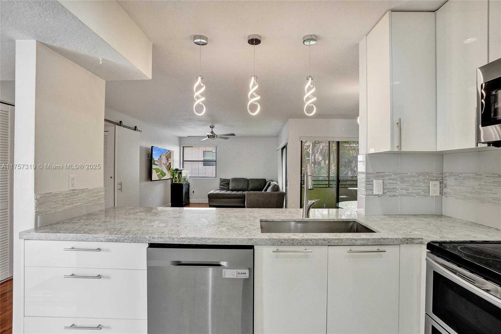 Small Image of 9850 NORTH WEST 3RD ST #4, Plantation Number 4