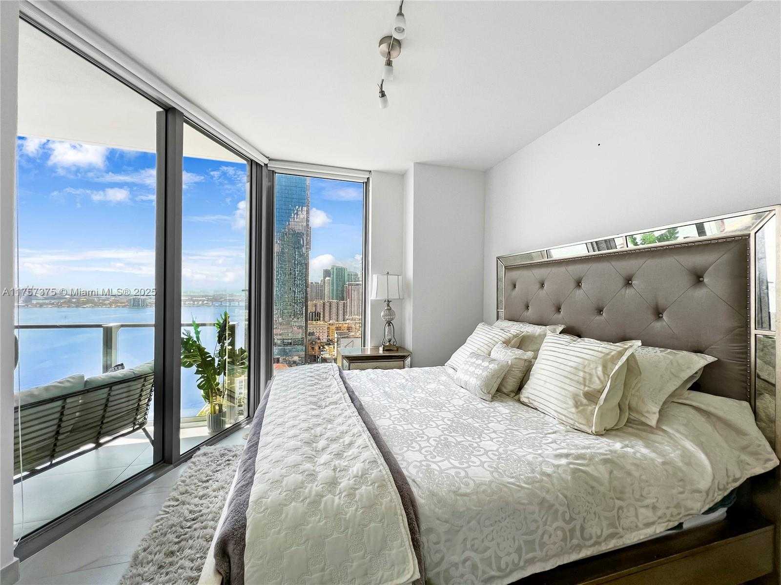 Small Image of 2900 NORTH EAST 7TH AVE #2008, Miami Number 14