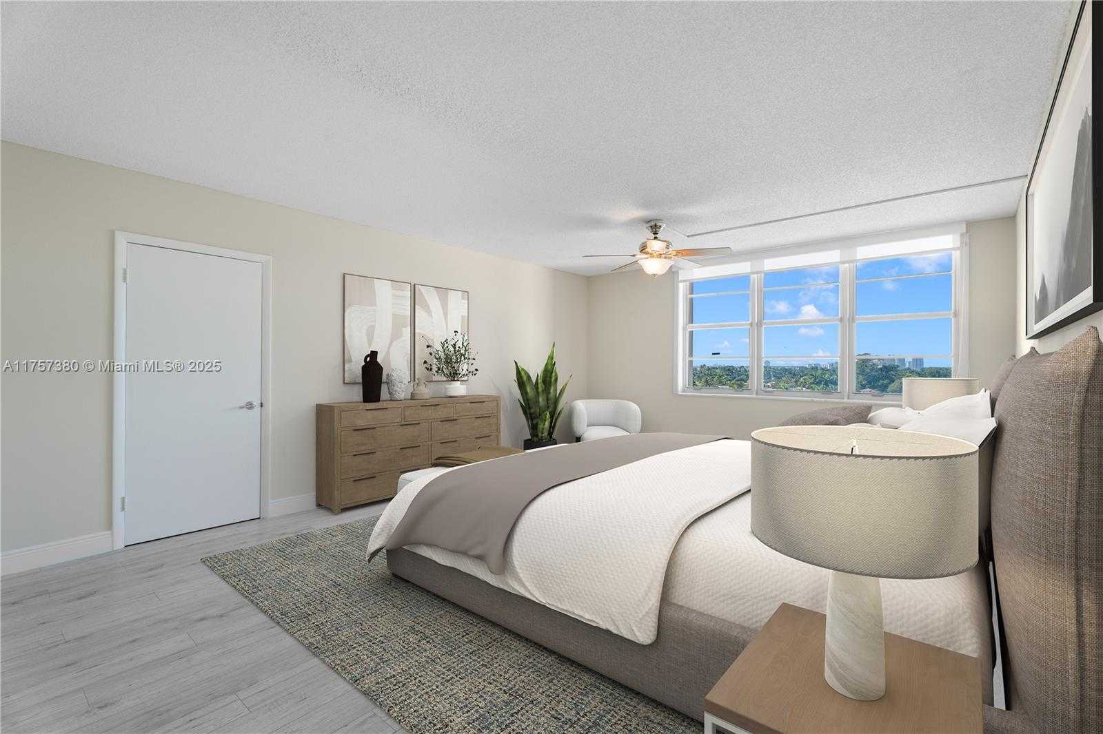 Small Image of 5660 COLLINS AVE #7D, Miami Beach Number 16