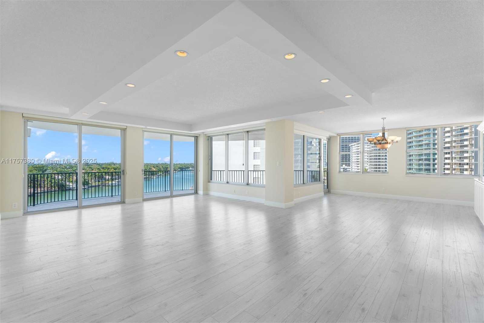Small Image of 5660 COLLINS AVE #7D, Miami Beach Number 2