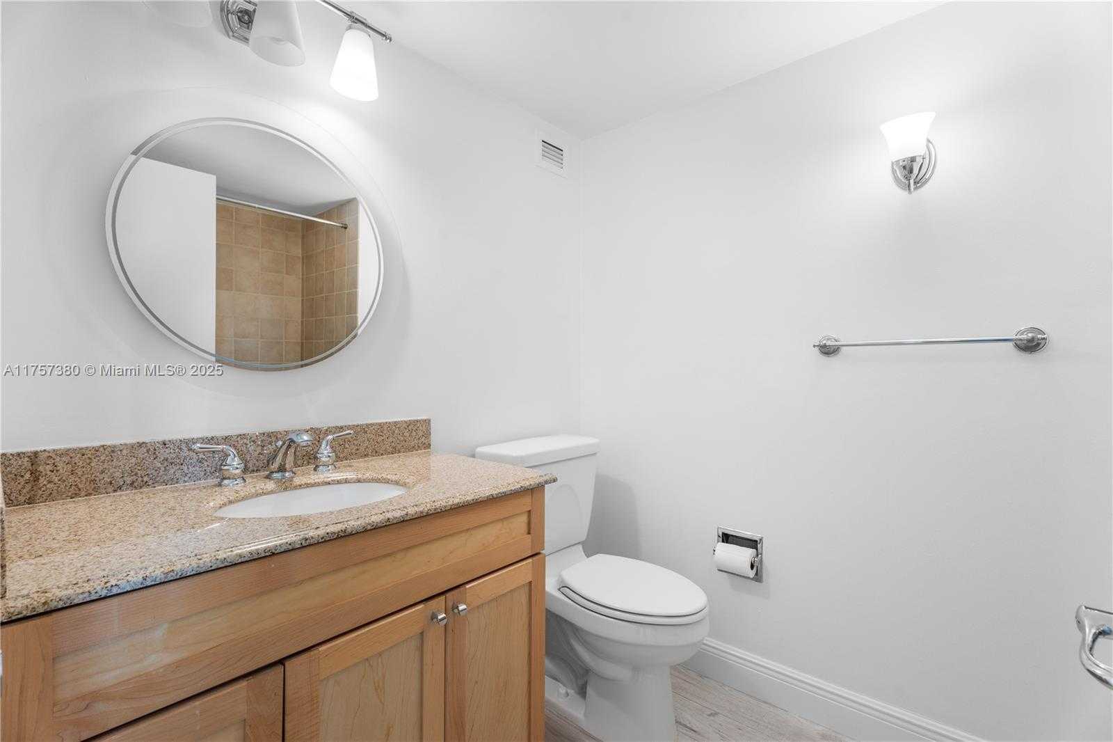 Small Image of 5660 COLLINS AVE #7D, Miami Beach Number 23