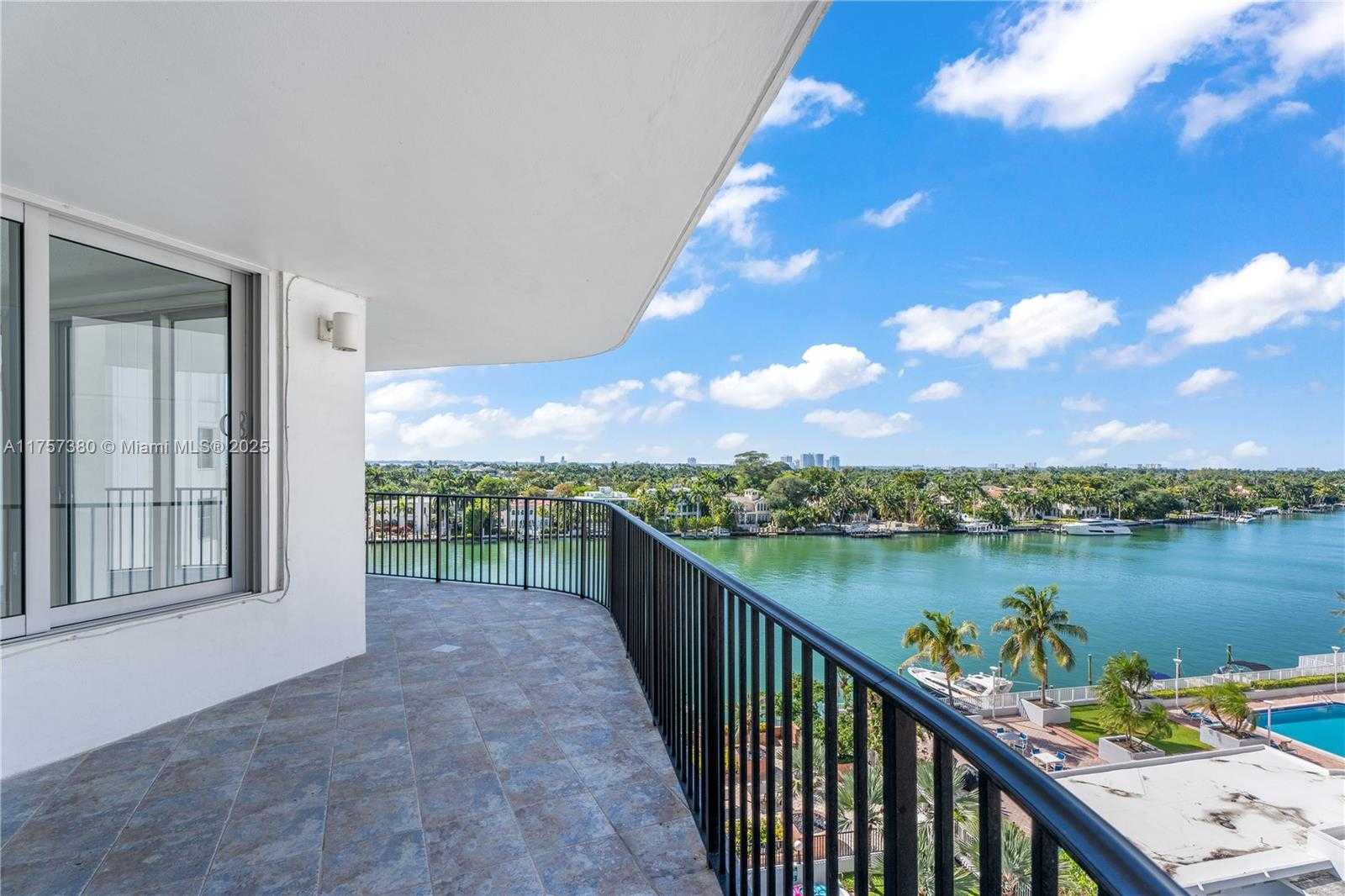Small Image of 5660 COLLINS AVE #7D, Miami Beach Number 8