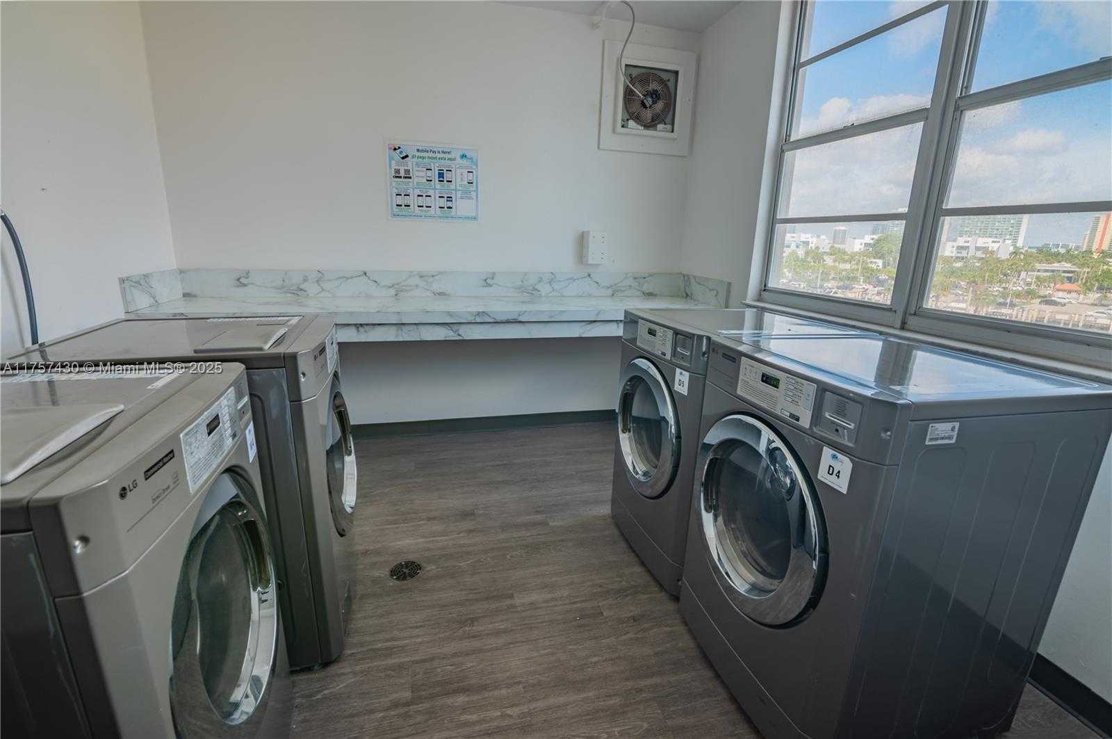 Small Image of 300 BAYVIEW DR #211, Sunny Isles Beach Number 10