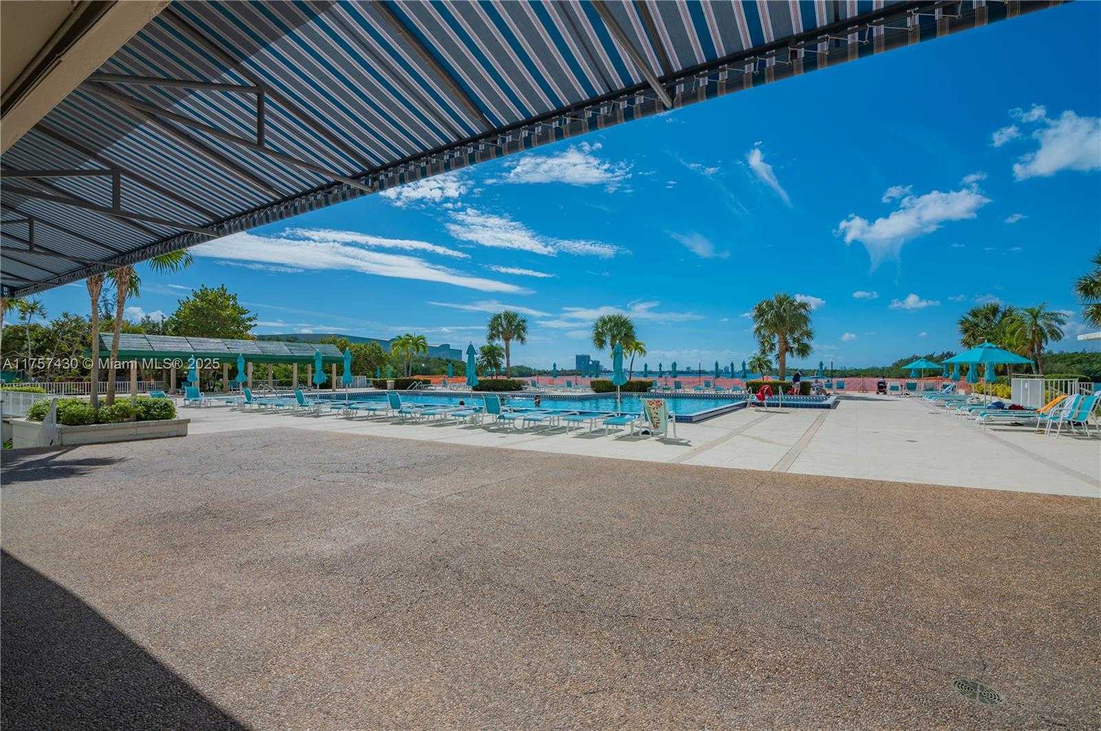Small Image of 300 BAYVIEW DR #211, Sunny Isles Beach Number 13