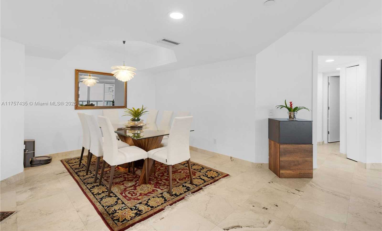 Small Image of 21055 YACHT CLUB DR #902, Aventura Number 13