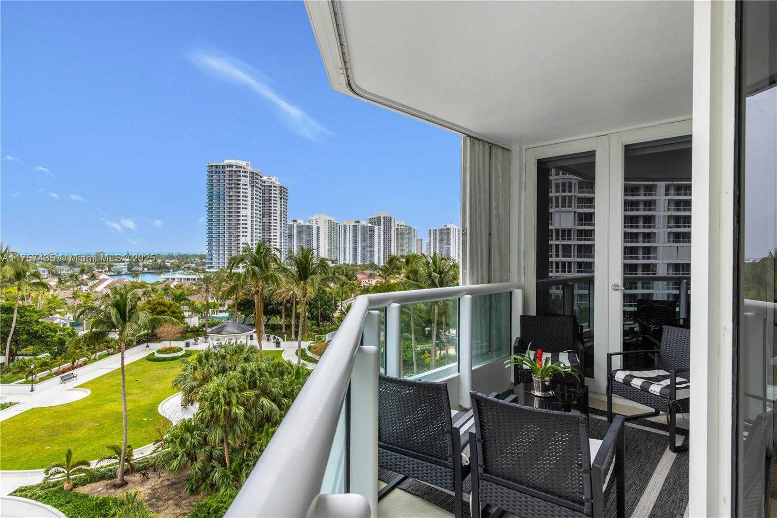 Small Image of 21055 YACHT CLUB DR #902, Aventura Number 15