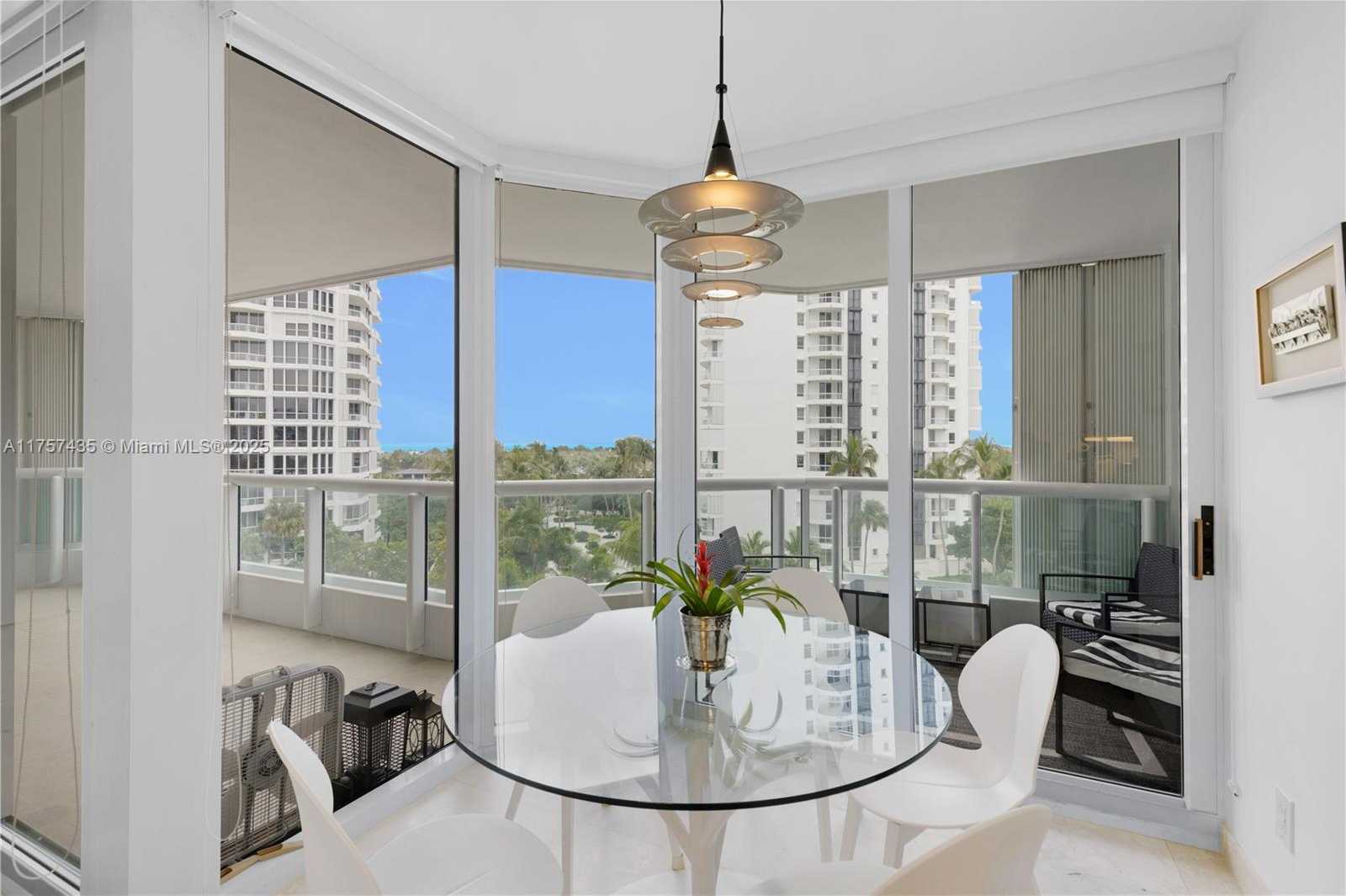 Small Image of 21055 YACHT CLUB DR #902, Aventura Number 3