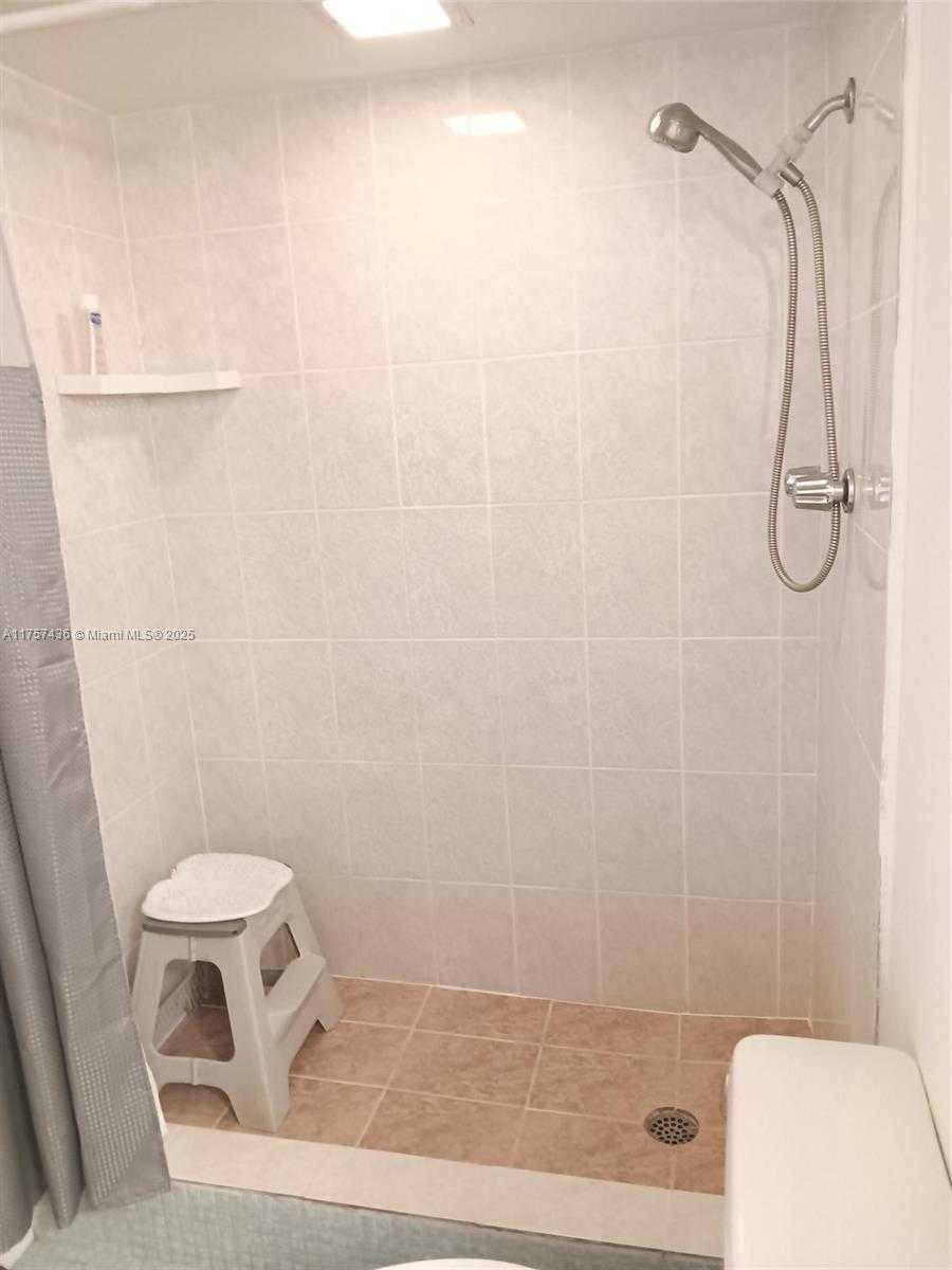 Small Image of 3545 NORTH EAST 166TH ST #304, North Miami Beach Number 17