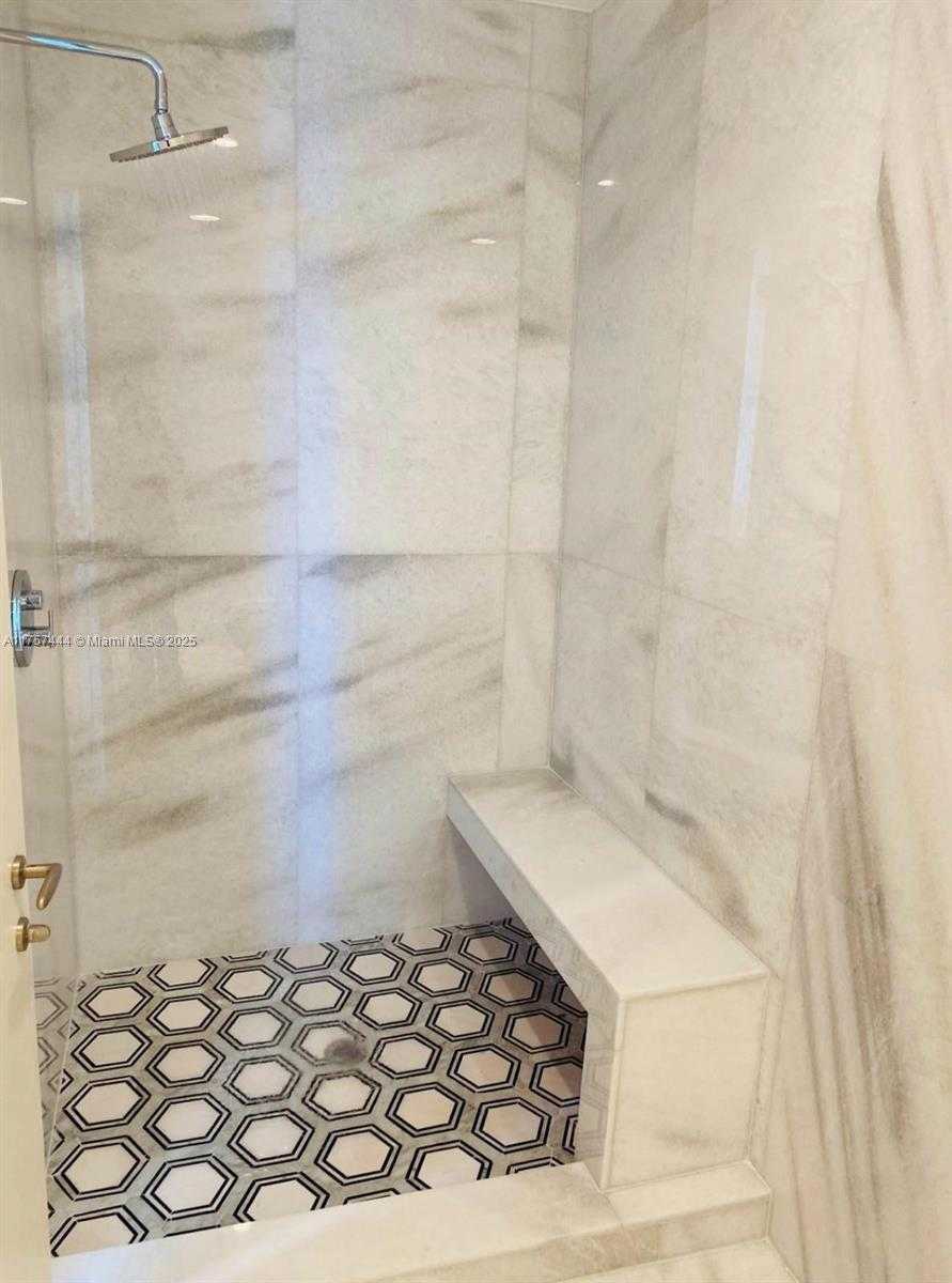 Small Image of 200 BISCAYNE BOULEVARD WAY #4702, Miami Number 10