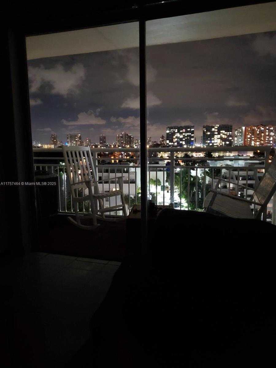 Small Image of 400 KINGS POINT DR #1018, Sunny Isles Beach Number 2
