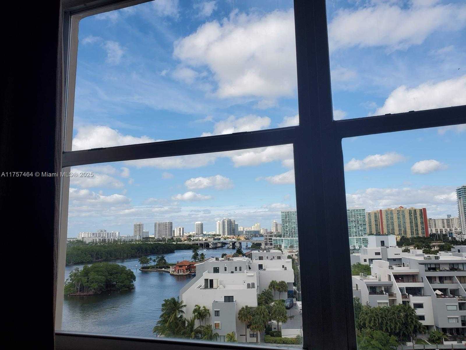 Small Image of 400 KINGS POINT DR #1018, Sunny Isles Beach Number 3