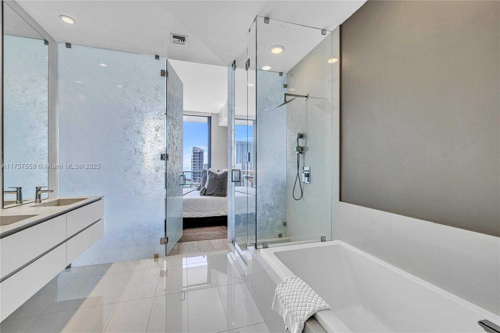 Small Image of 55 SOUTH WEST 9TH ST #PH4503, Miami Number 34