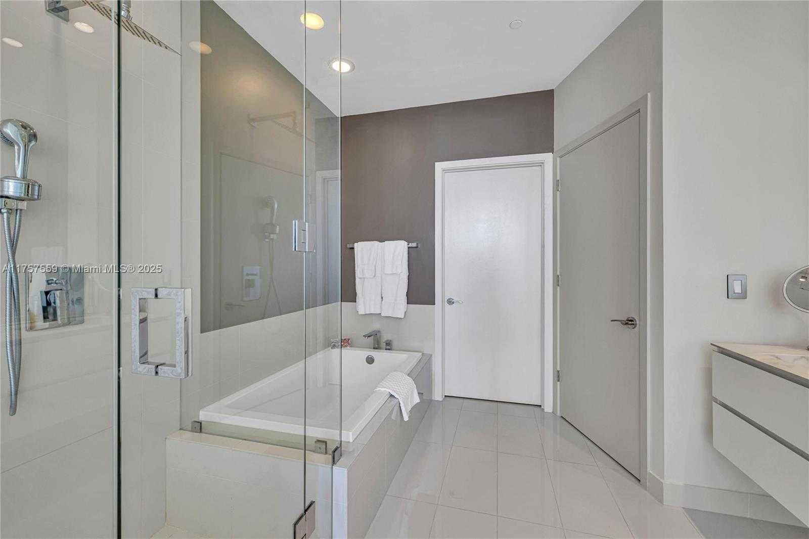 Small Image of 55 SOUTH WEST 9TH ST #PH4503, Miami Number 36