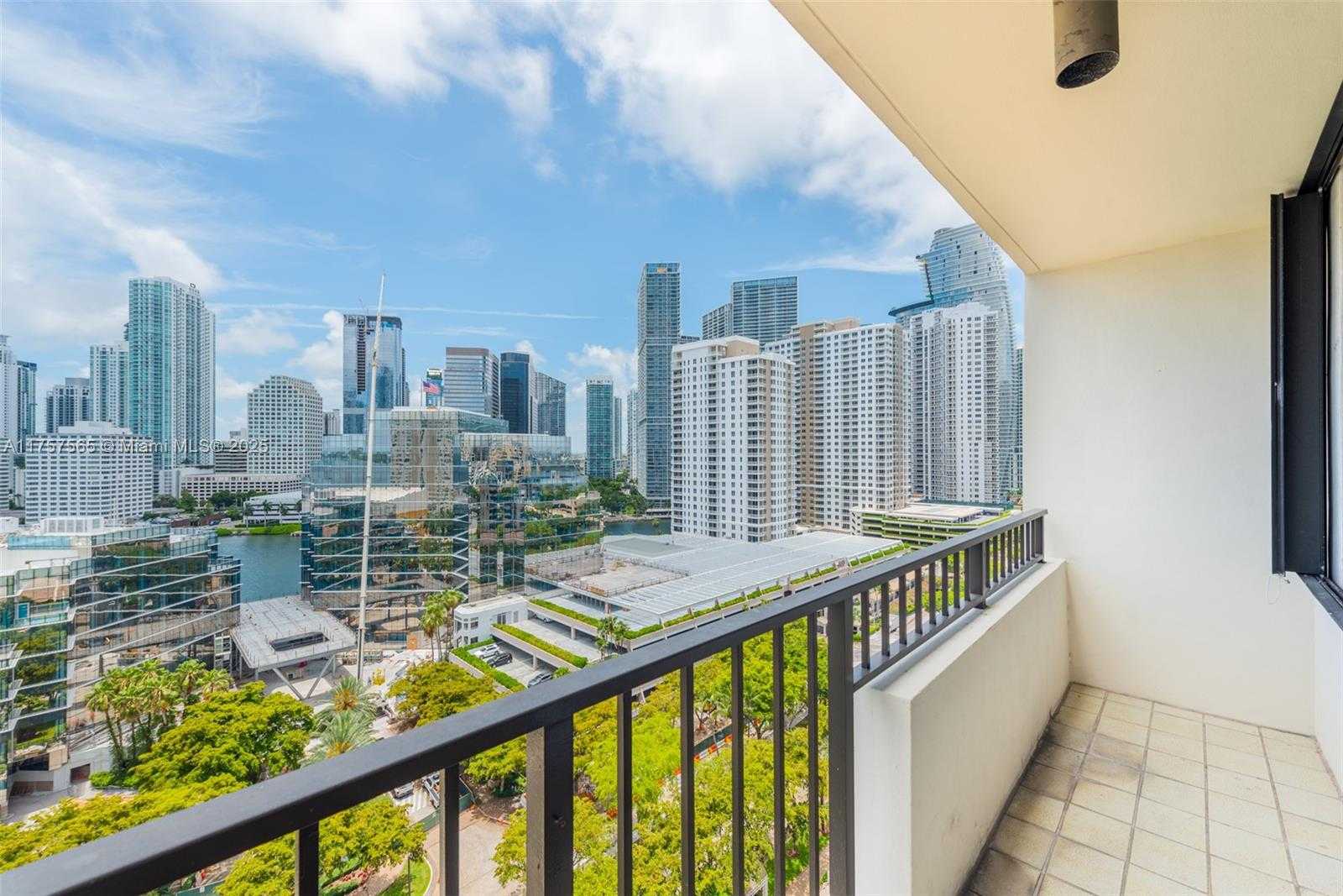 Small Image of 520 BRICKELL KEY DR #A1717, Miami Number 15