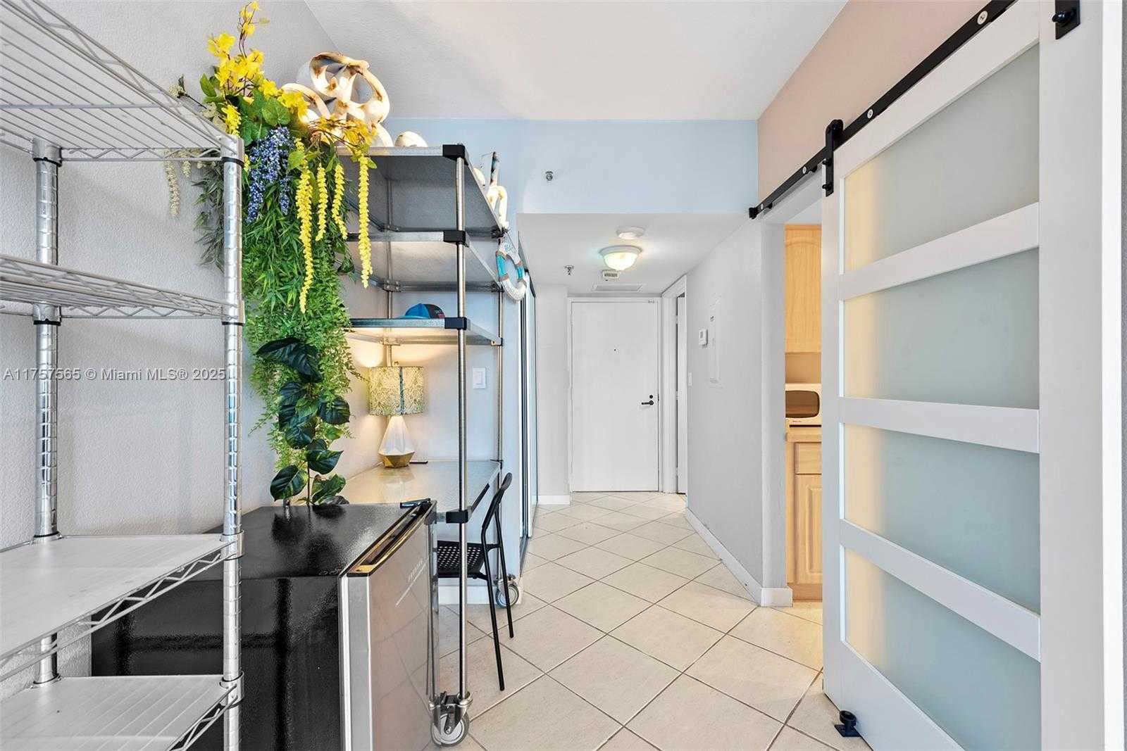 Small Image of 520 BRICKELL KEY DR #A1717, Miami Number 7