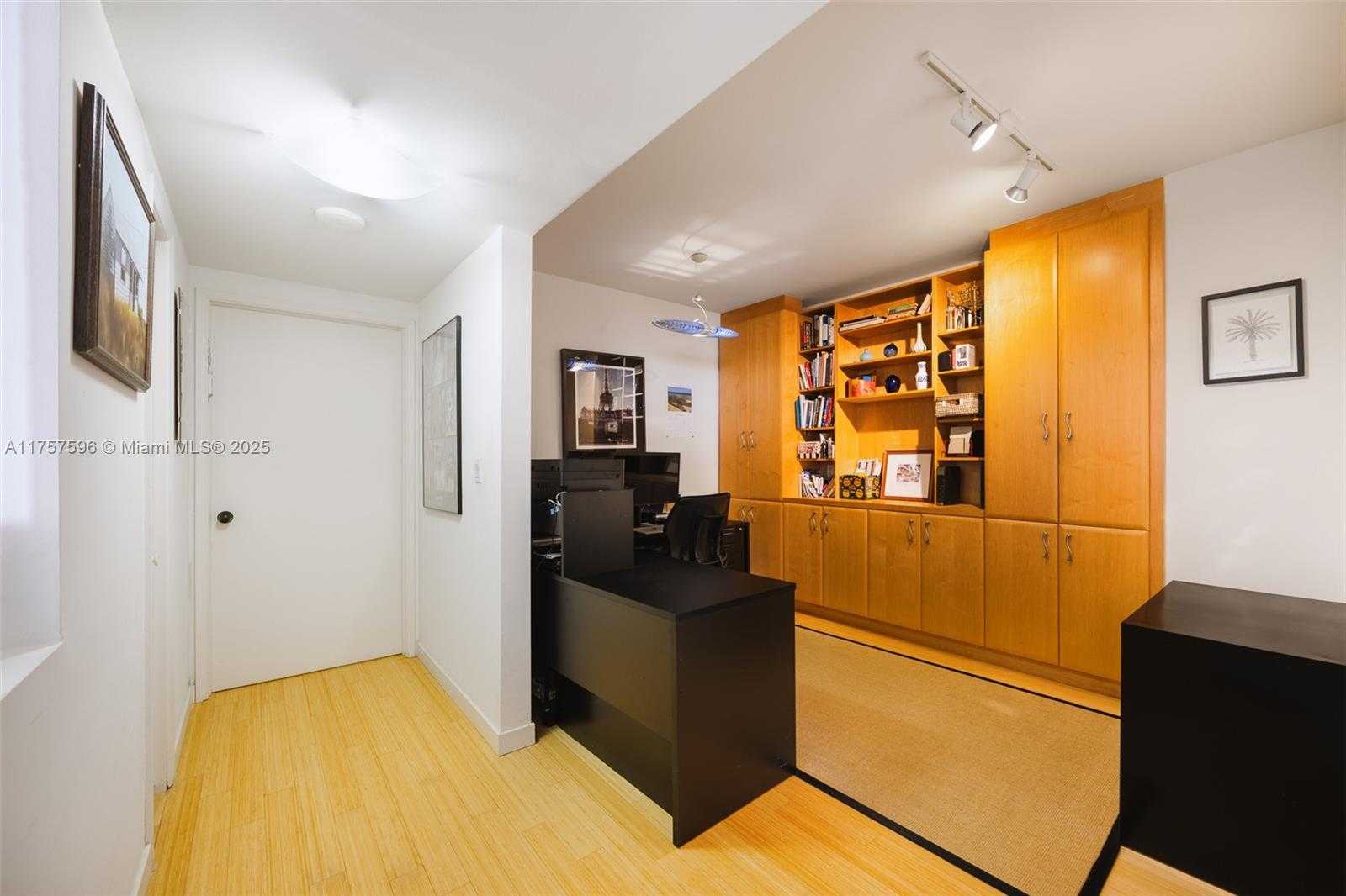 Small Image of 1581 BRICKELL AVE #1705, Miami Number 12