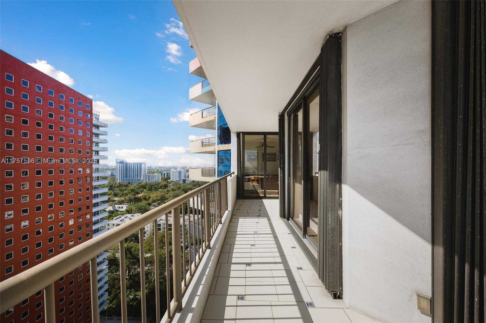 Small Image of 1581 BRICKELL AVE #1705, Miami Number 3