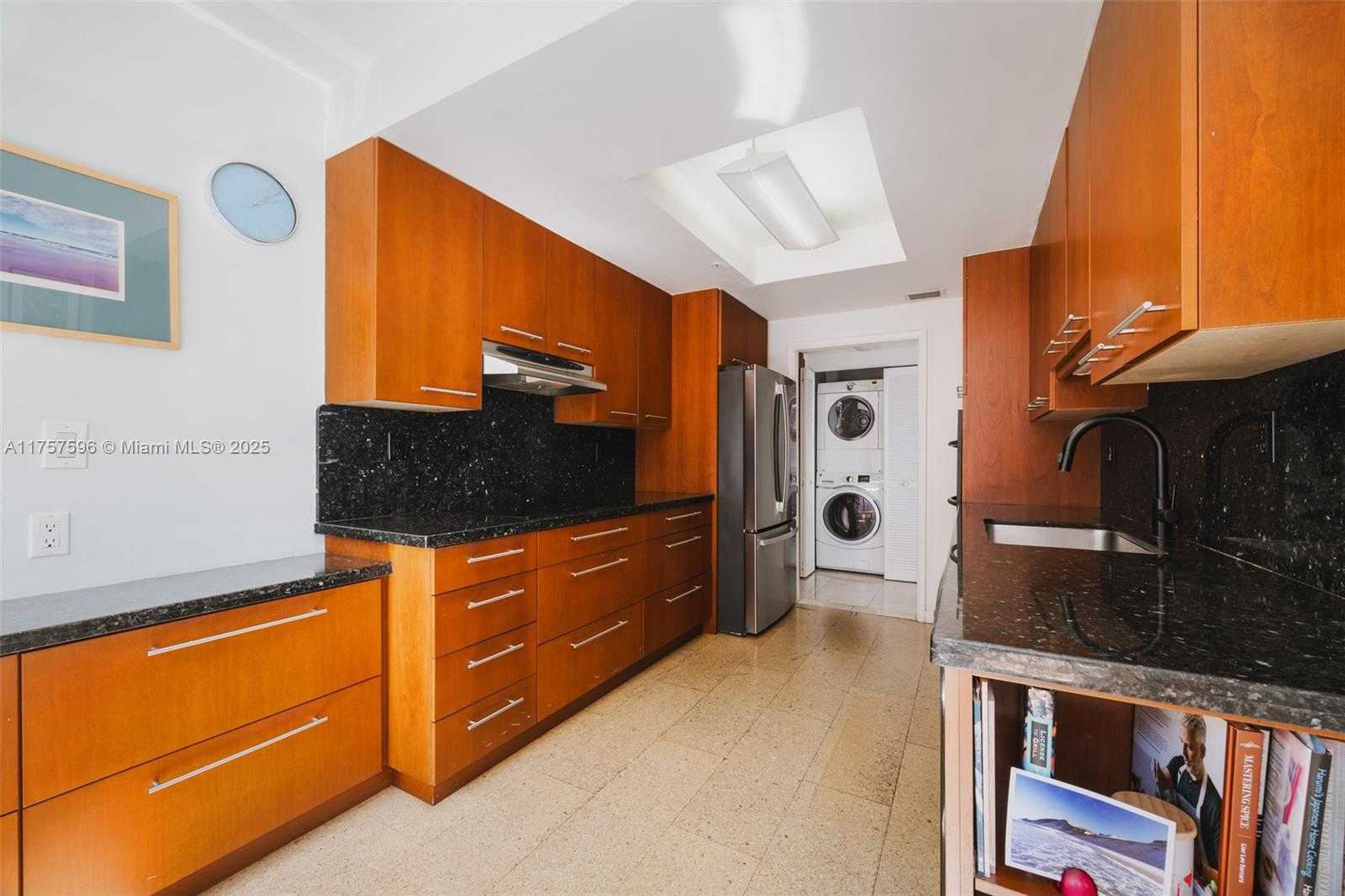 Small Image of 1581 BRICKELL AVE #1705, Miami Number 7
