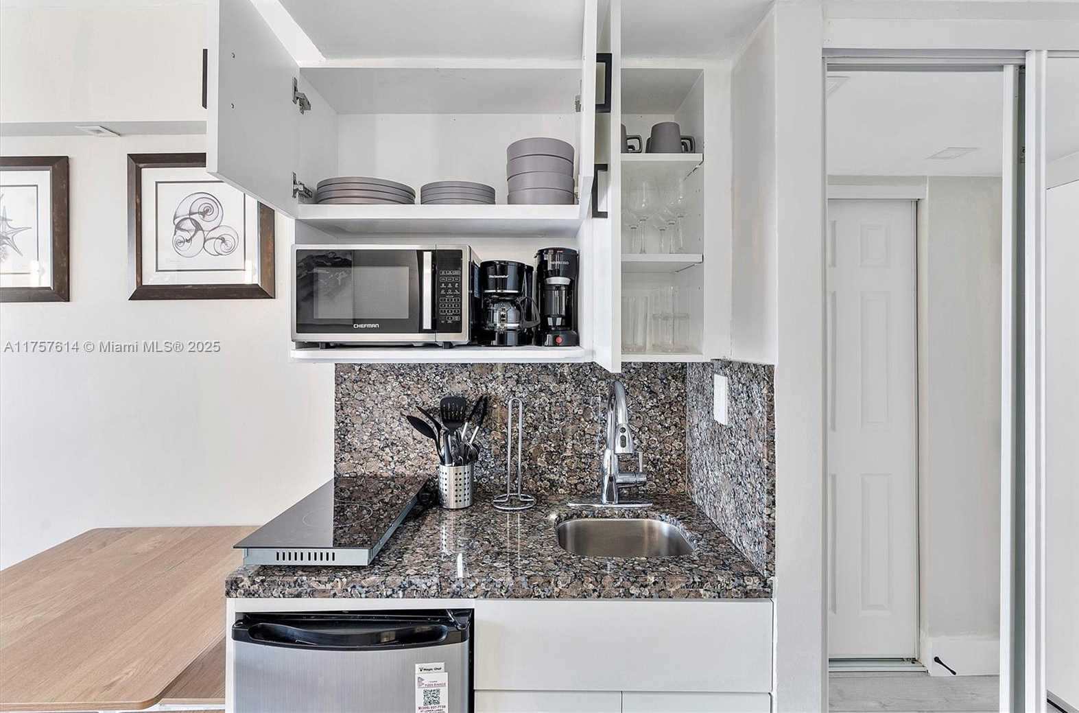 Small Image of 19201 COLLINS AVE #938, Sunny Isles Beach Number 5